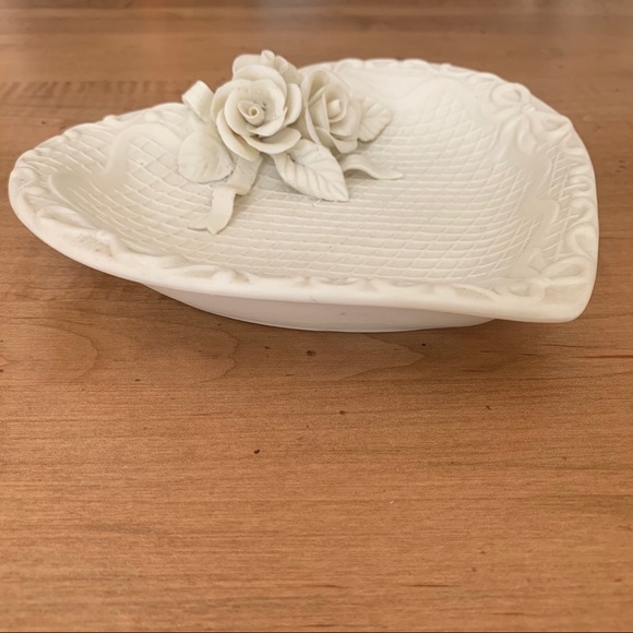 Heart Shaped Vintage Ivory Ceramic Rose Dish - Picture 2 of 3